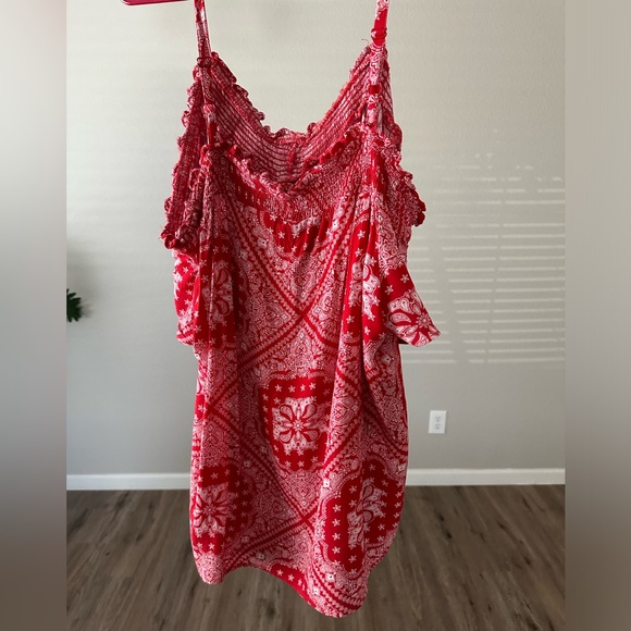 TORRID SIZE 2 2X 18-20 RAYON CREPE SMOCKED COLD SHOULDER BLOUSE RED WHITE - Picture 7 of 8
